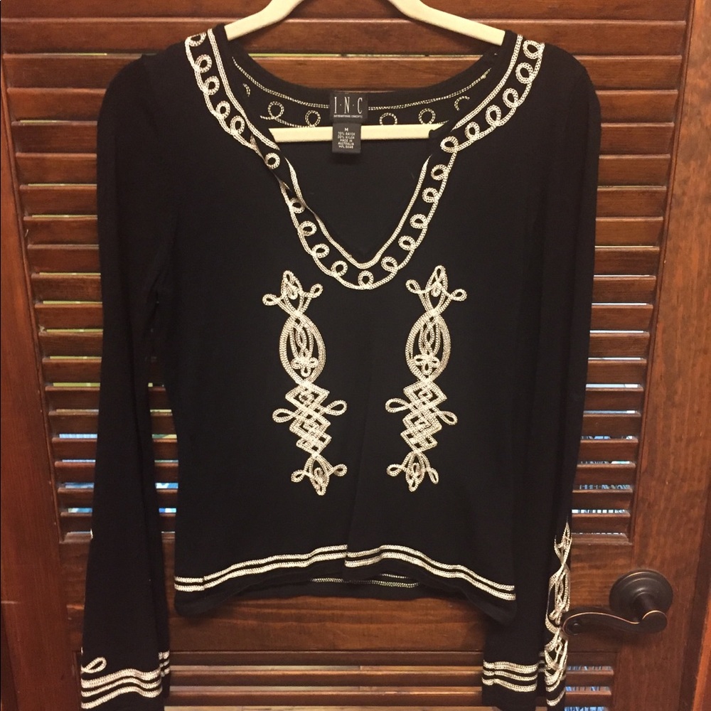 👚Beautiful INC Black top w/ivory stitching 💞